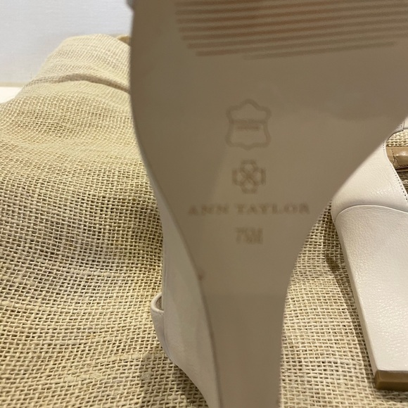 Off white wedge Ann Taylor sandal. - Picture 6 of 7